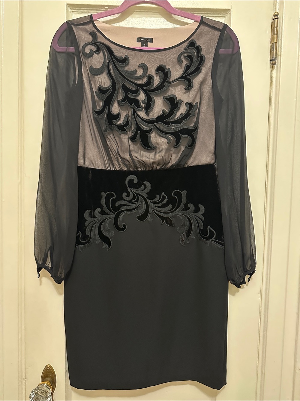 Ann Taylor Black & Nude Mesh Velvet Appliqué Long Sleeve Sheath Dress